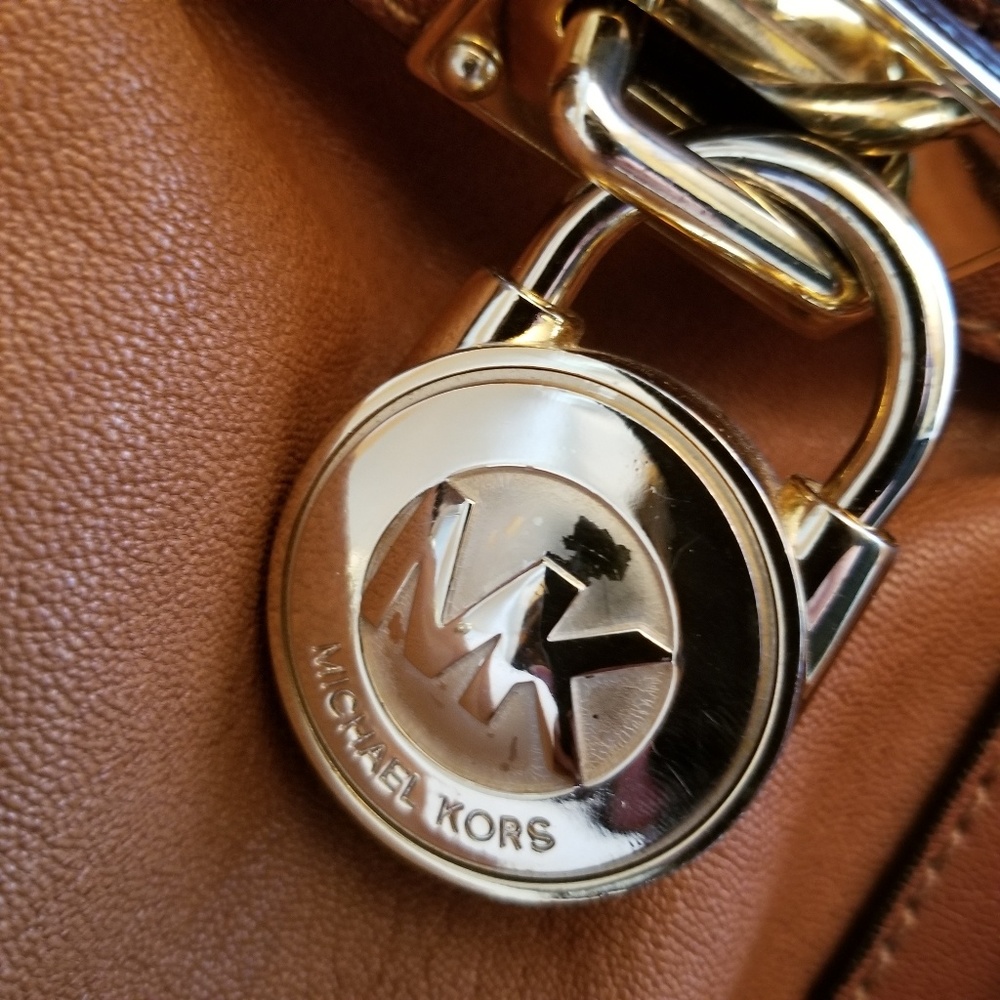 ❌ SOLD ❌ Michael Kors Hamilton Purse - Picture 3 of 8